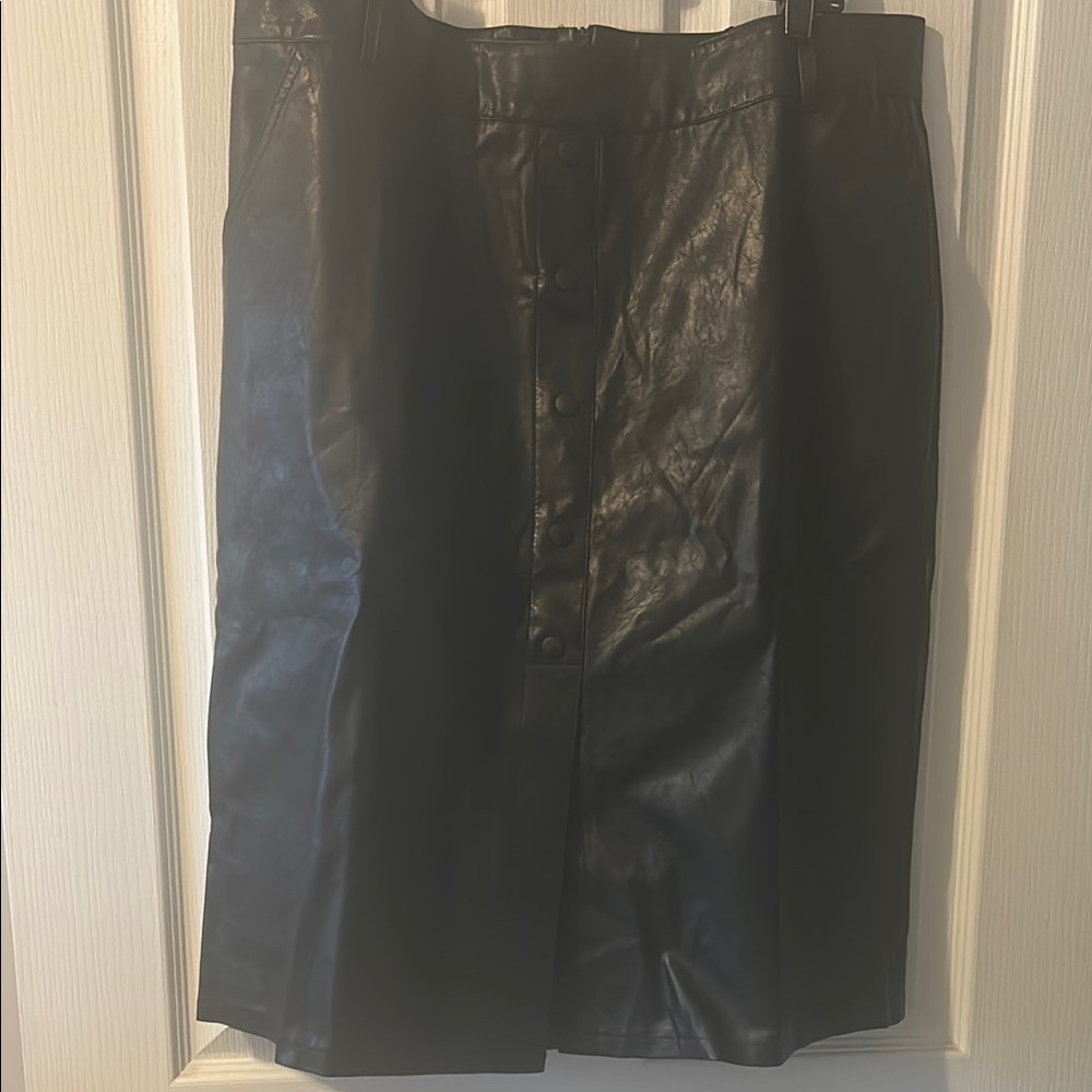 New Elegant faux leather Skirt